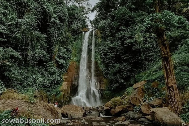 air terjun gitgit di kabupaten singaraja
